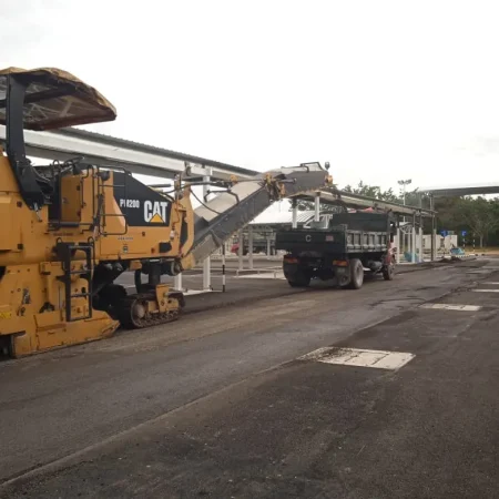 Lotus, Bandar Puteri Jaya (1)